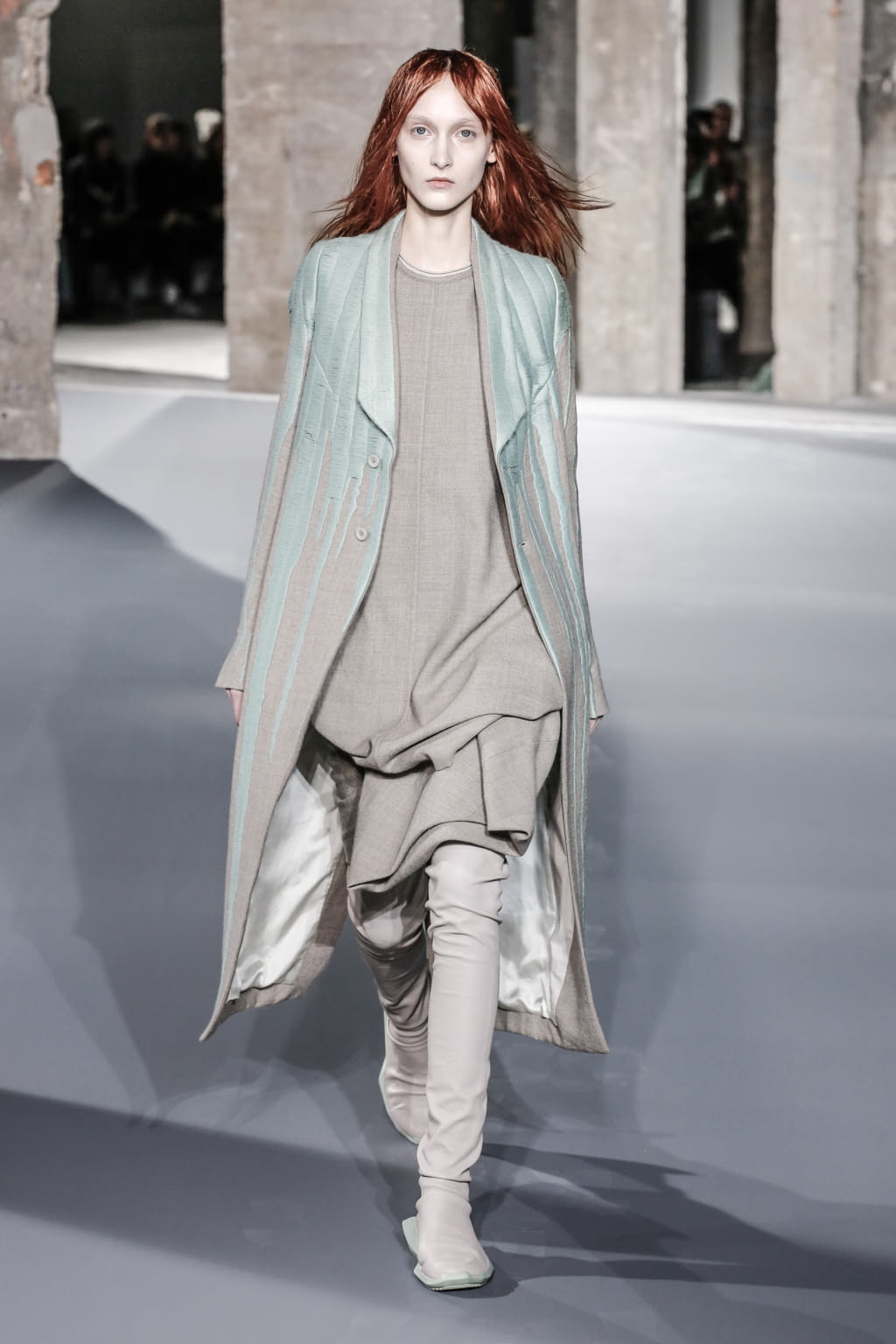 Fashion Week Paris Fall/Winter 2016 look 13 from the Rick Owens collection womenswear
