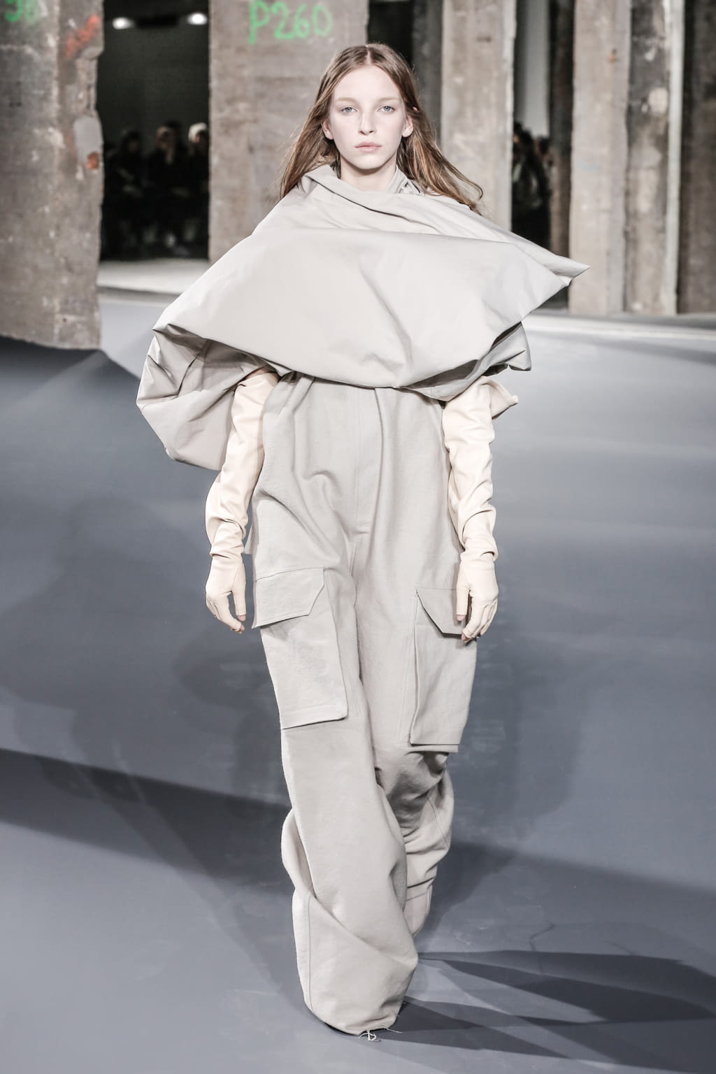 Fashion Week Paris Fall/Winter 2016 look 40 from the Rick Owens collection womenswear