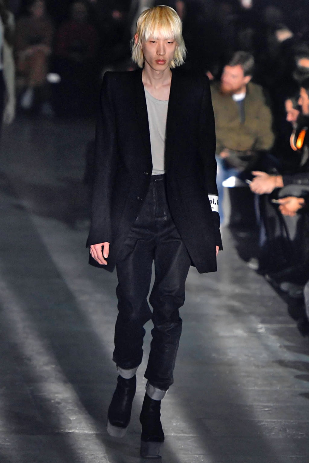 Fashion Week Paris Fall/Winter 2019 look 4 from the Rick Owens collection menswear
