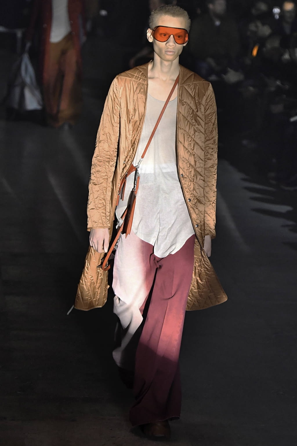 Fashion Week Paris Fall/Winter 2019 look 8 de la collection Rick Owens menswear