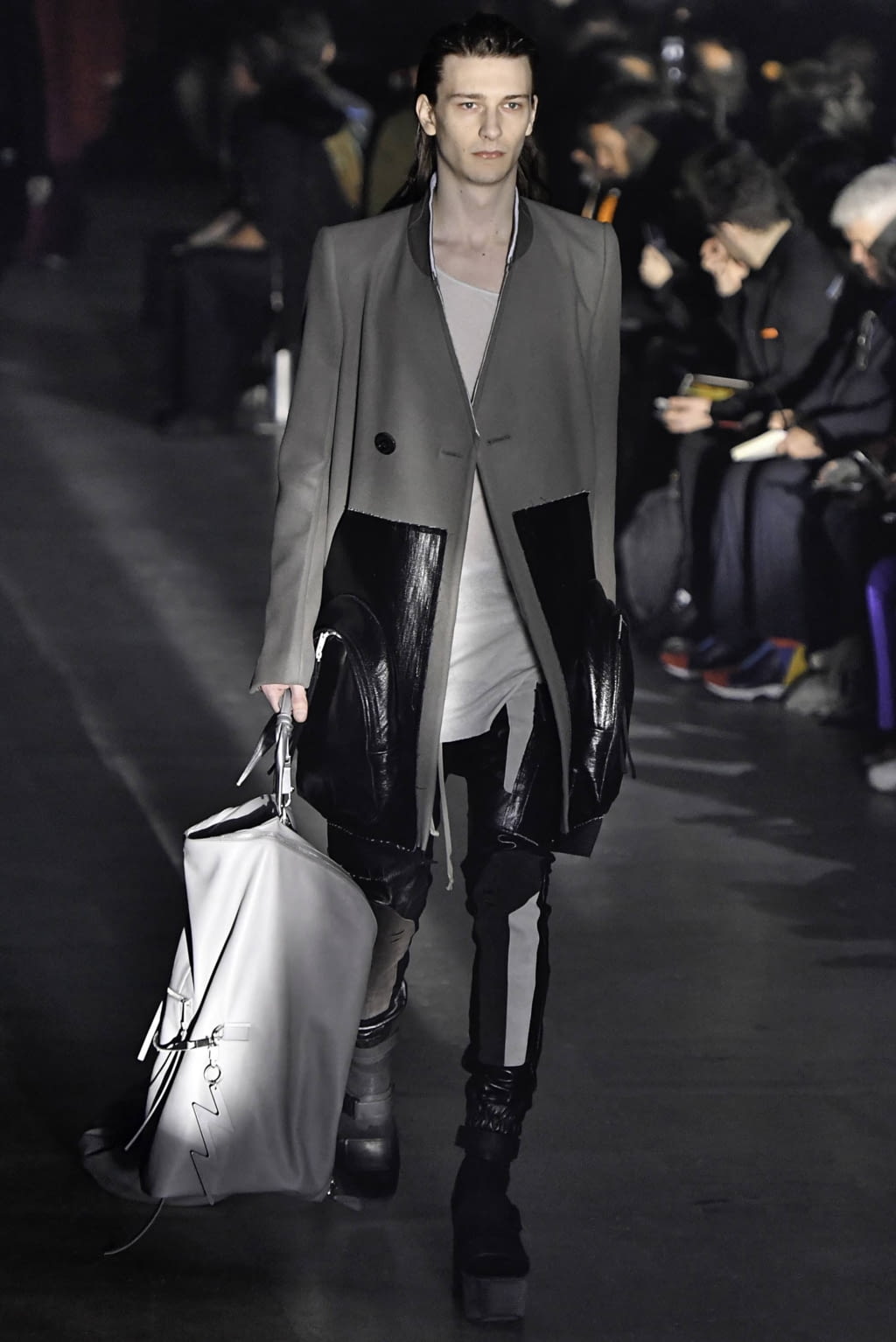 Fashion Week Paris Fall/Winter 2019 look 20 from the Rick Owens collection menswear