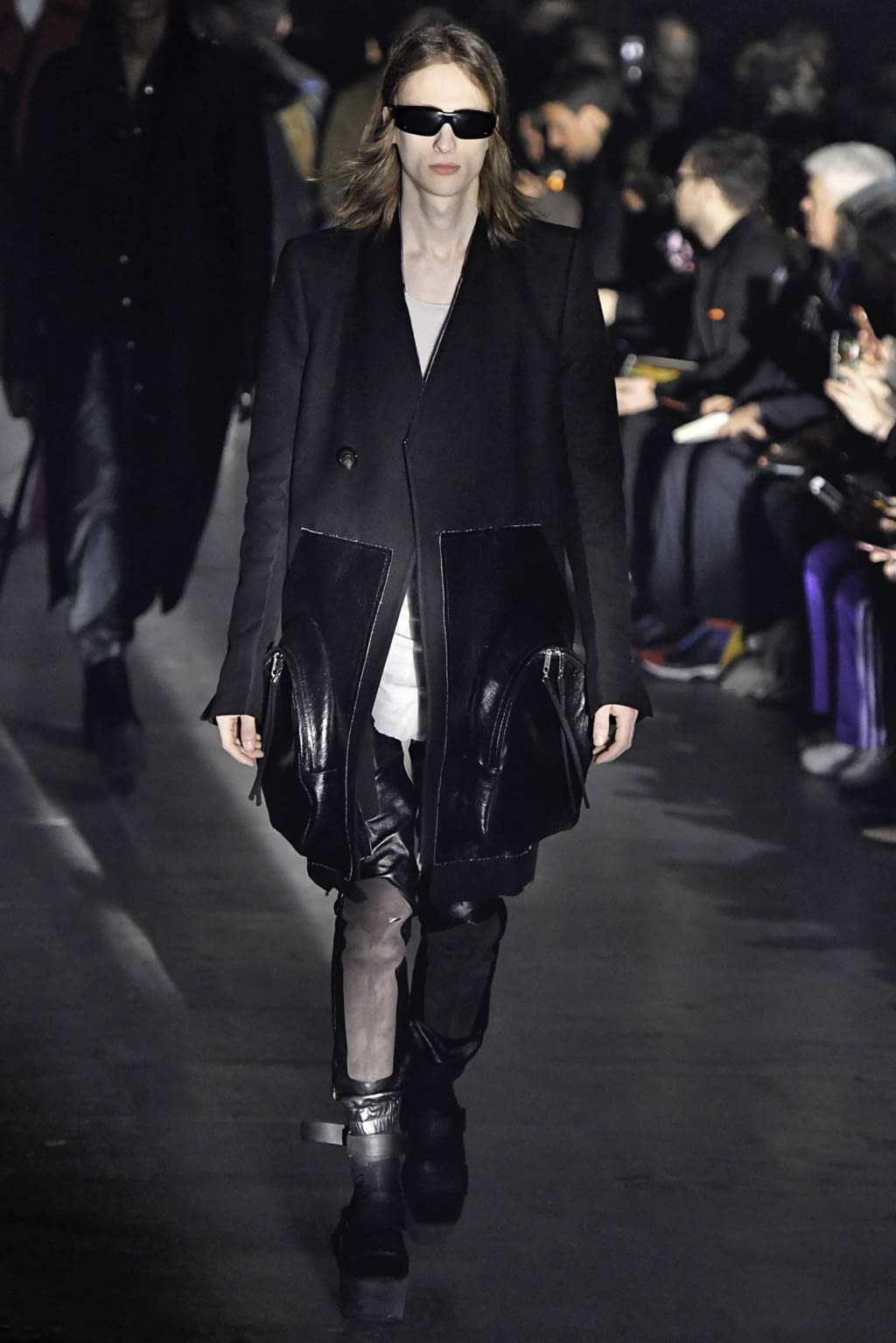 Fashion Week Paris Fall/Winter 2019 look 21 from the Rick Owens collection menswear