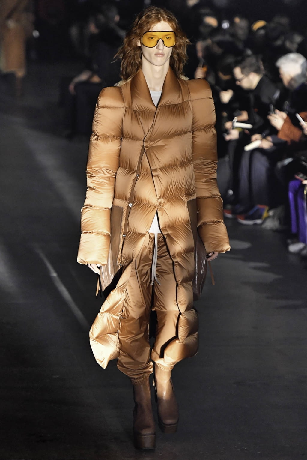 Fashion Week Paris Fall/Winter 2019 look 40 de la collection Rick Owens menswear