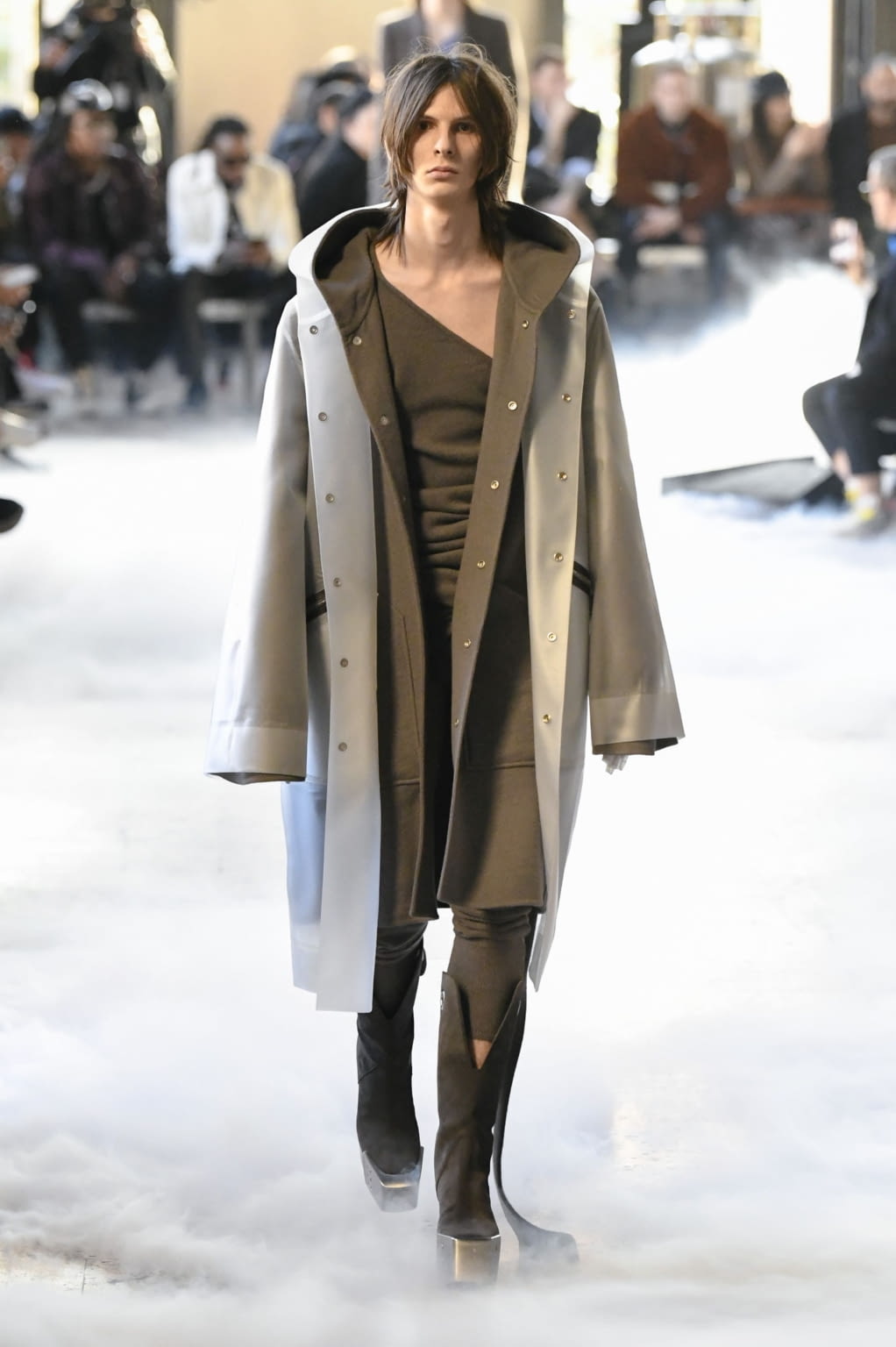 Fashion Week Paris Fall/Winter 2020 look 9 from the Rick Owens collection 男装