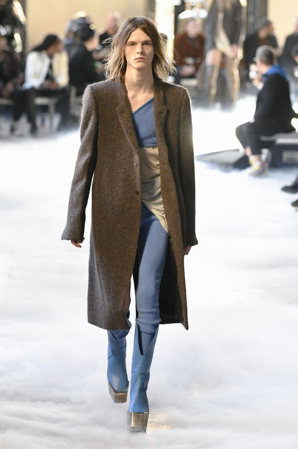 Fashion Week Paris Fall/Winter 2020 look 10 de la collection Rick Owens menswear