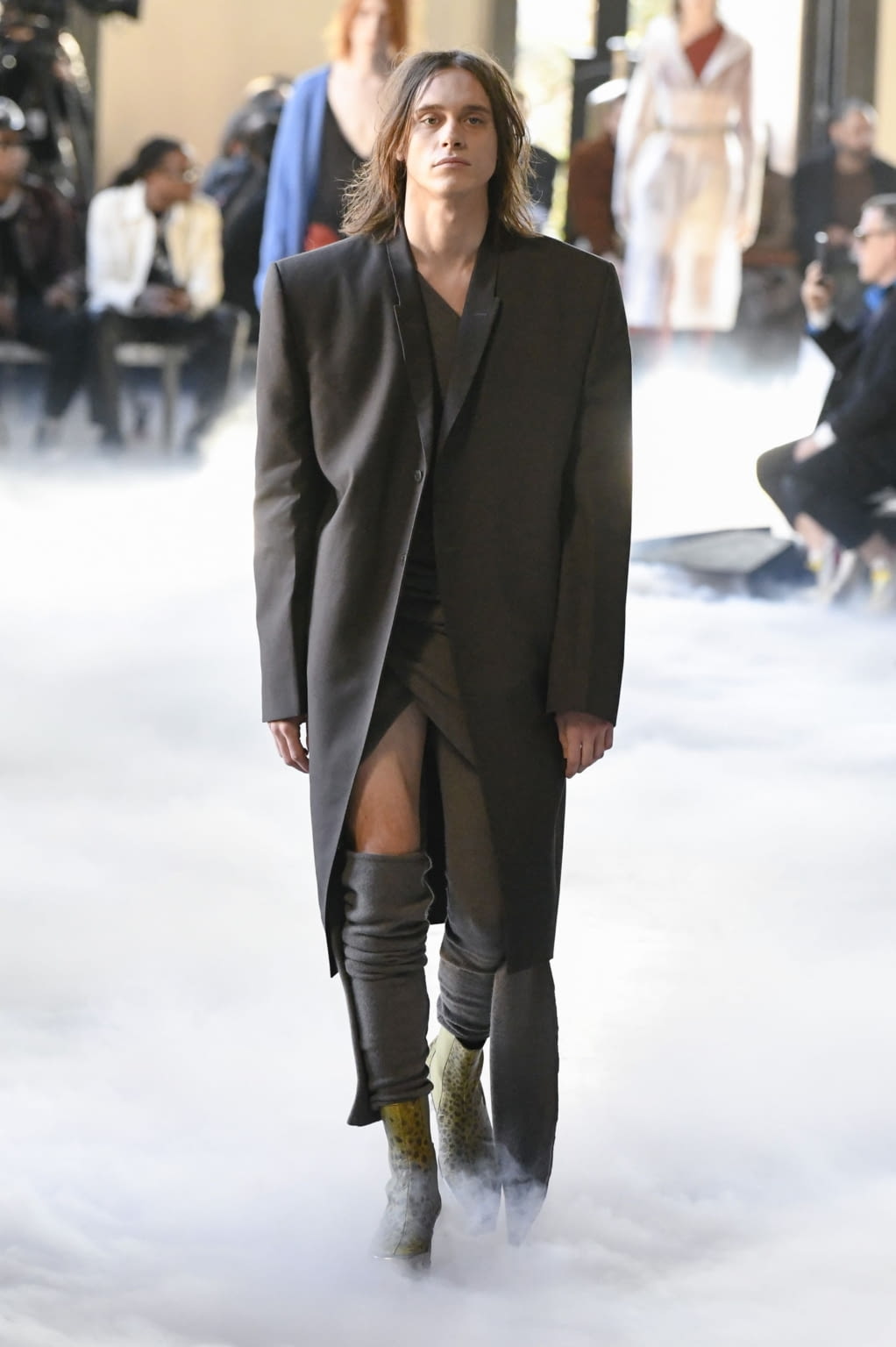 Fashion Week Paris Fall/Winter 2020 look 17 from the Rick Owens collection 男装