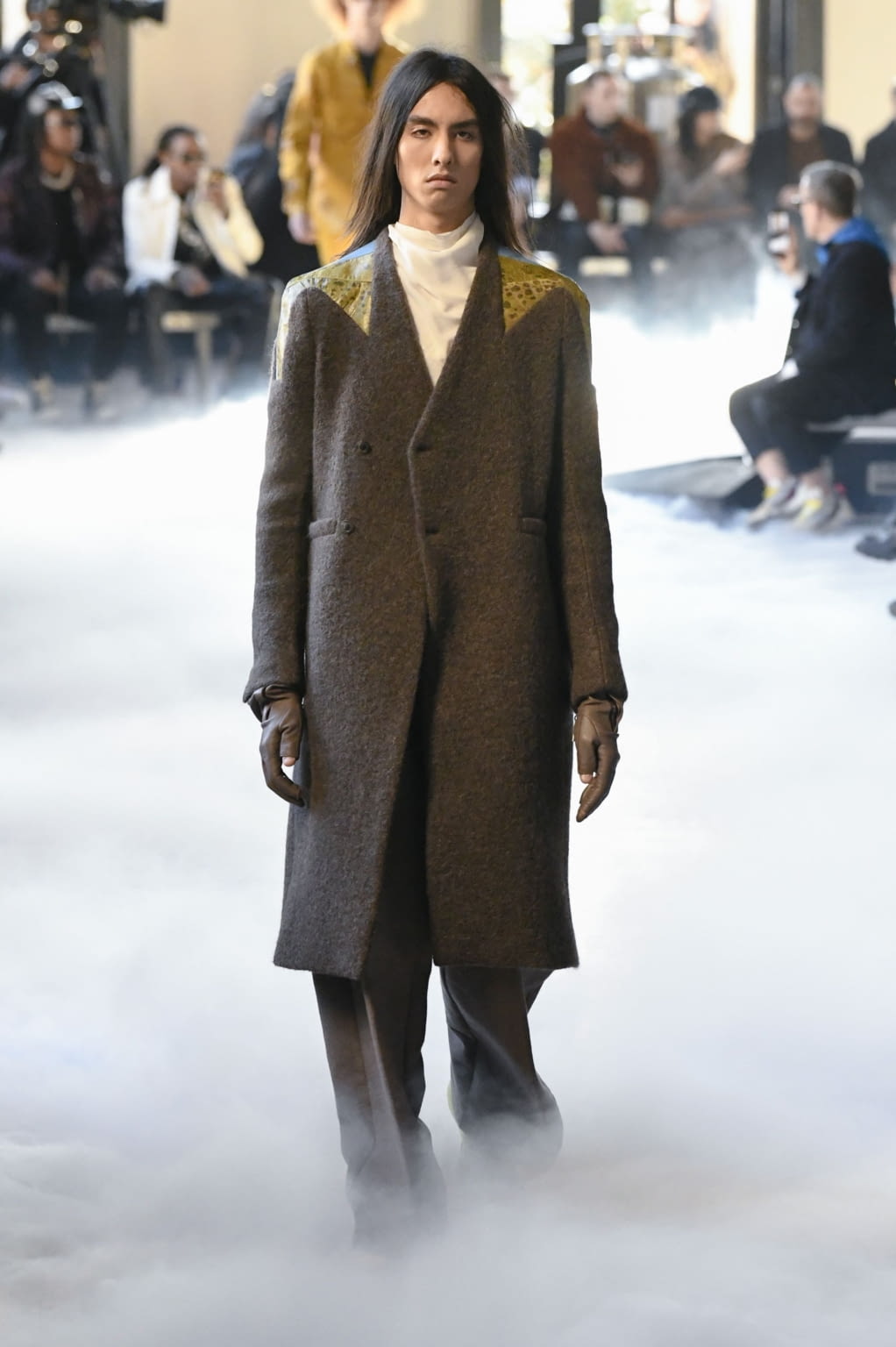 Fashion Week Paris Fall/Winter 2020 look 26 from the Rick Owens collection 男装