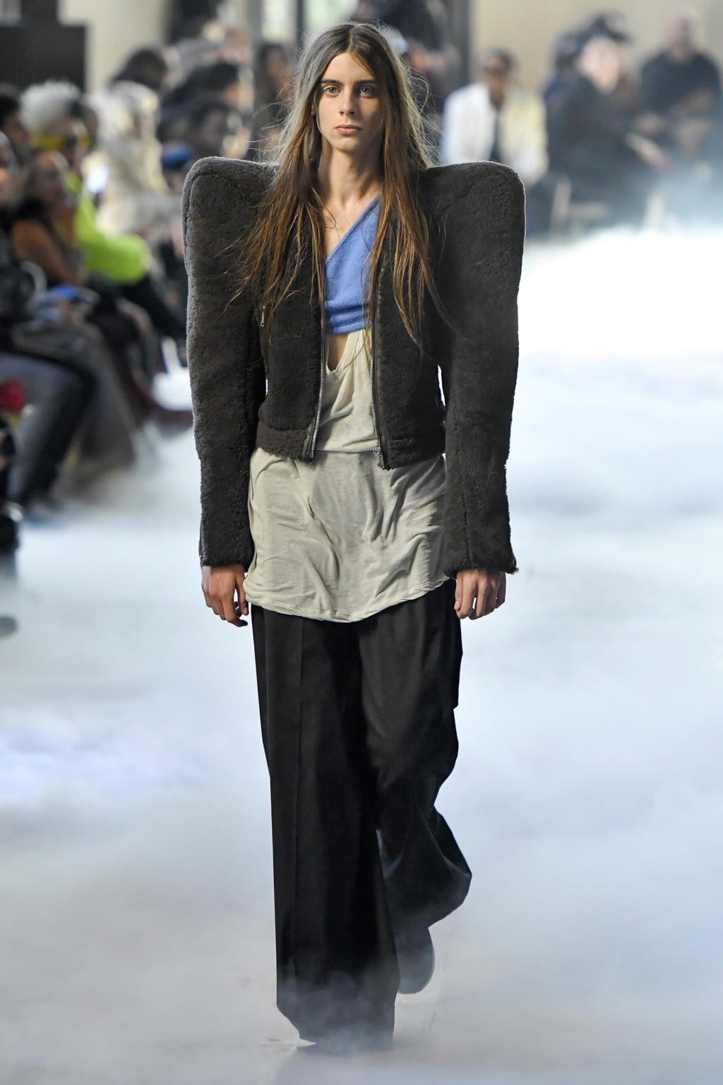 Fashion Week Paris Fall/Winter 2020 look 44 from the Rick Owens collection 男装