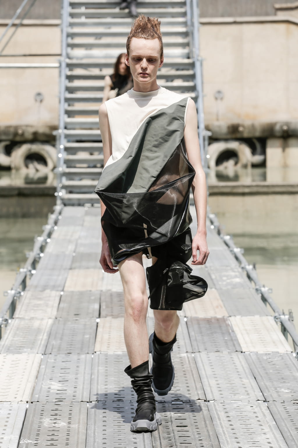 Fashion Week Paris Spring/Summer 2018 look 5 de la collection Rick Owens menswear