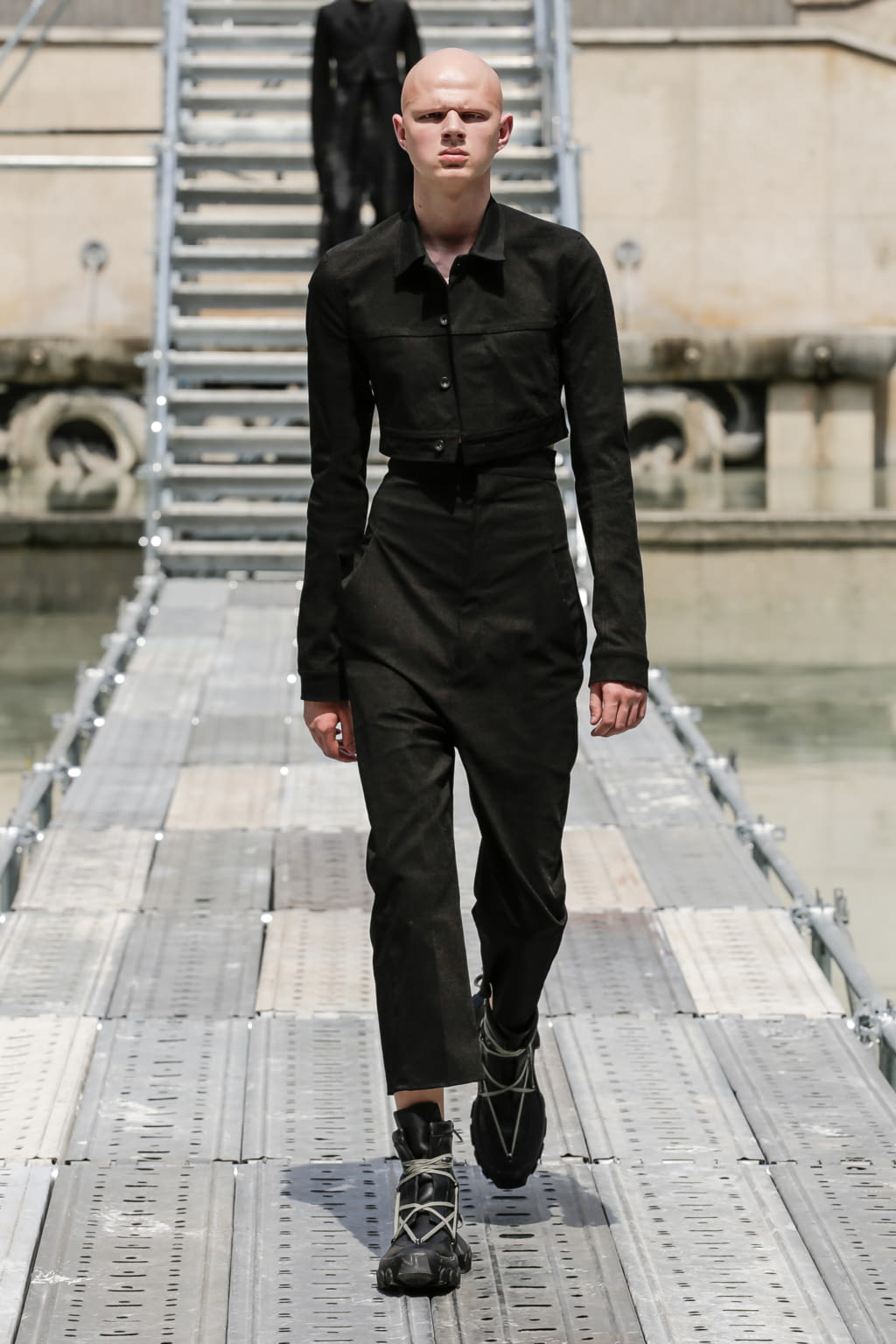 Fashion Week Paris Spring/Summer 2018 look 11 from the Rick Owens collection menswear