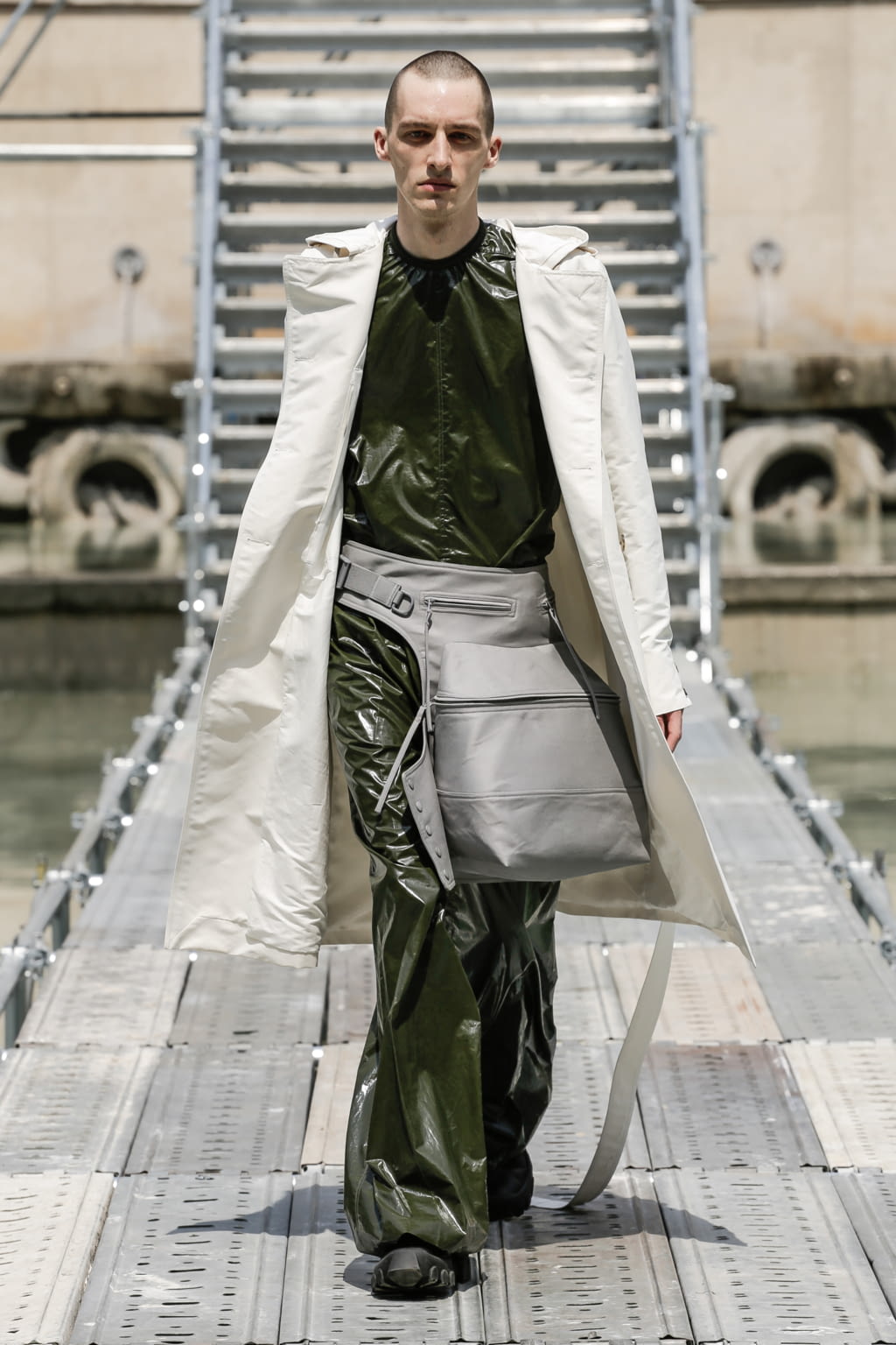 Fashion Week Paris Spring/Summer 2018 look 26 from the Rick Owens collection menswear