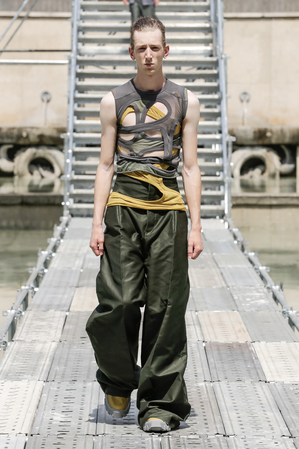 Fashion Week Paris Spring/Summer 2018 look 35 from the Rick Owens collection menswear