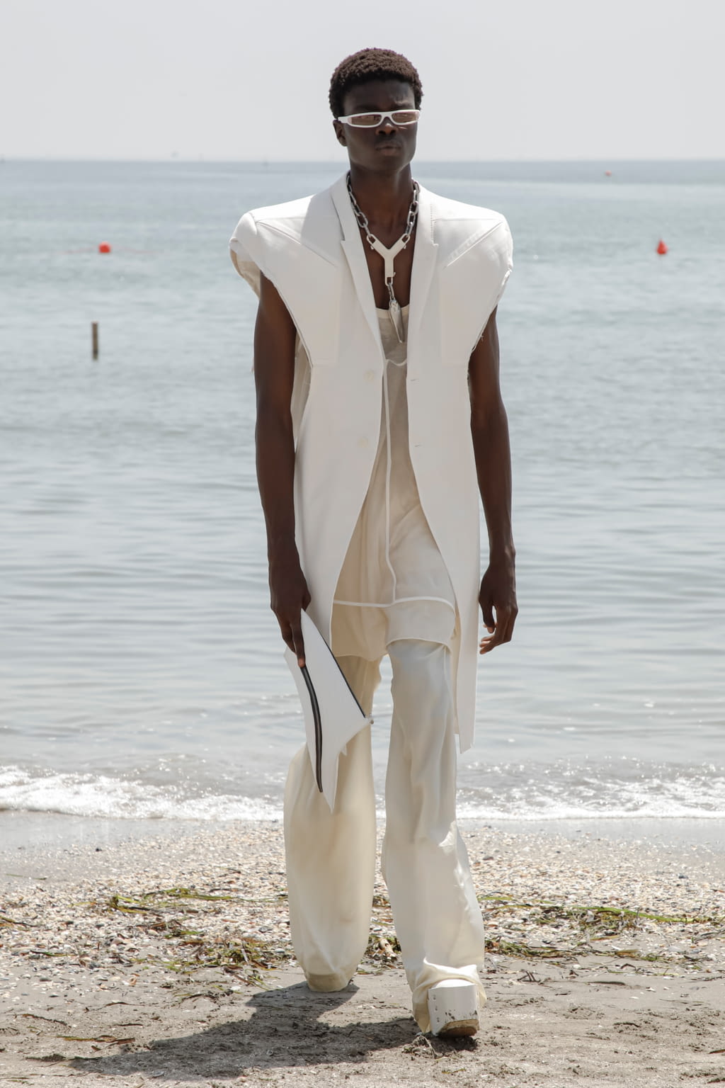 Fashion Week Paris Spring/Summer 2022 look 3 from the Rick Owens collection menswear