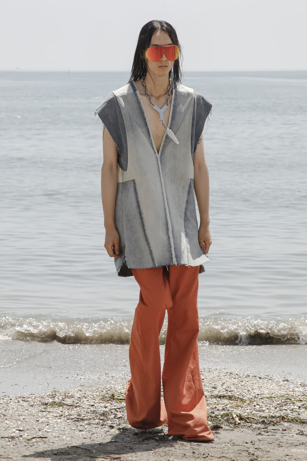 Fashion Week Paris Spring/Summer 2022 look 5 from the Rick Owens collection 男装