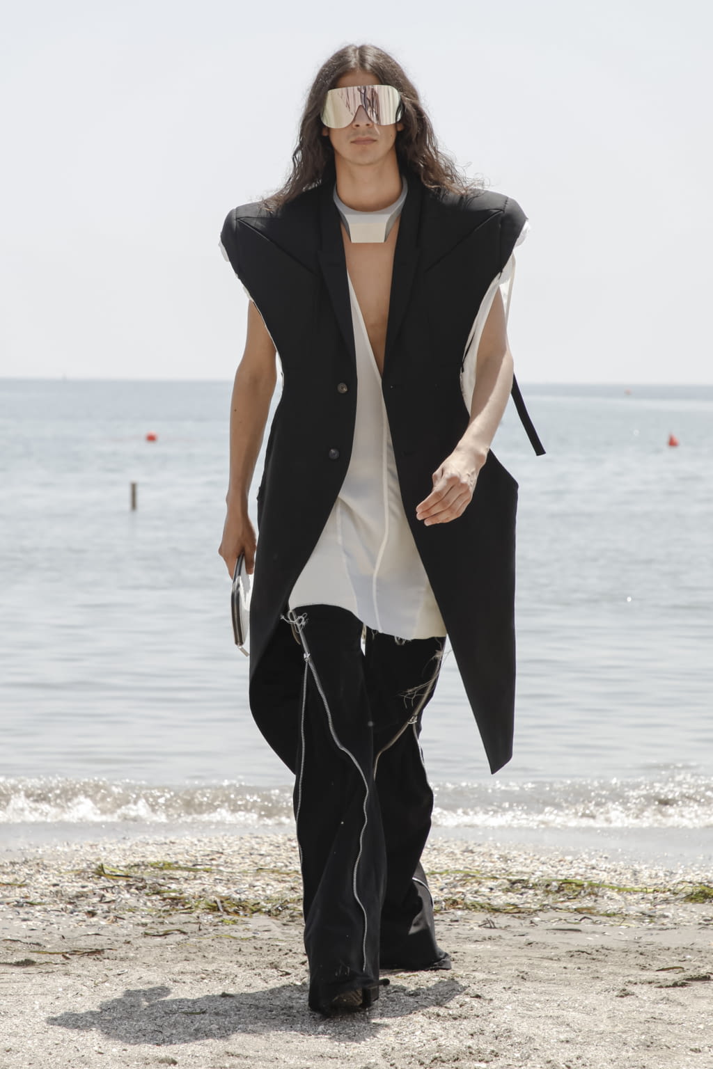 Fashion Week Paris Spring/Summer 2022 look 7 from the Rick Owens collection menswear