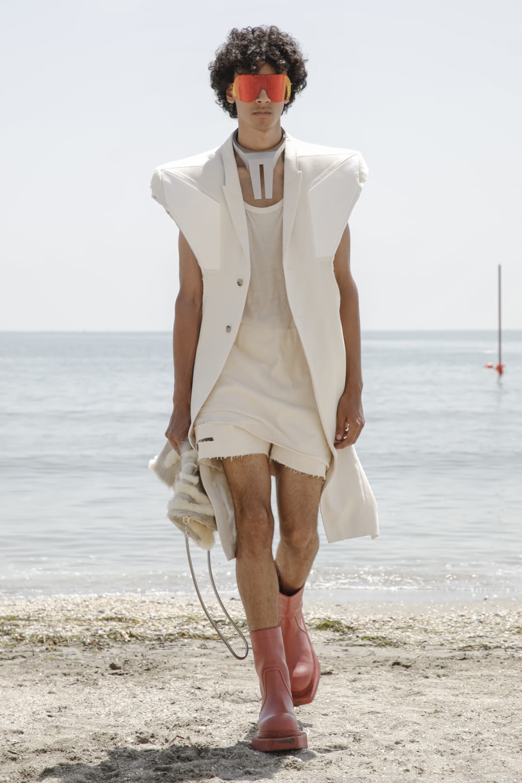 Fashion Week Paris Spring/Summer 2022 look 10 de la collection Rick Owens menswear