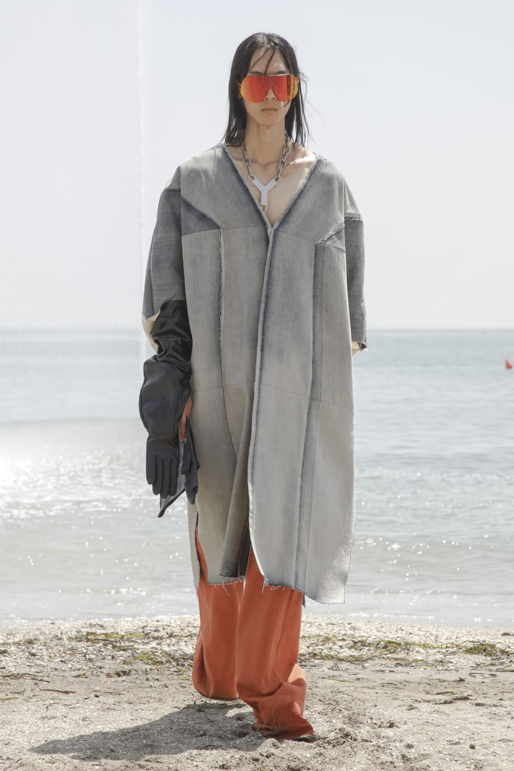 Fashion Week Paris Spring/Summer 2022 look 33 from the Rick Owens collection 男装