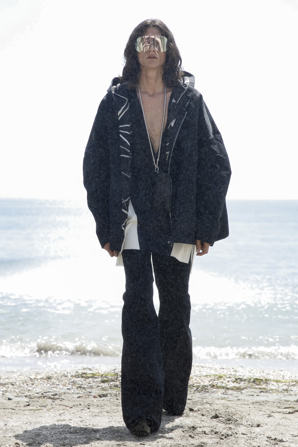 Fashion Week Paris Spring/Summer 2022 look 40 from the Rick Owens collection menswear