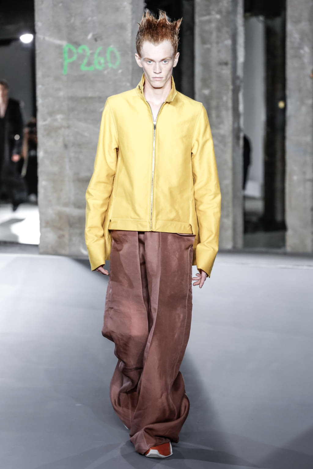 Fashion Week Paris Spring/Summer 2017 look 15 from the Rick Owens collection menswear