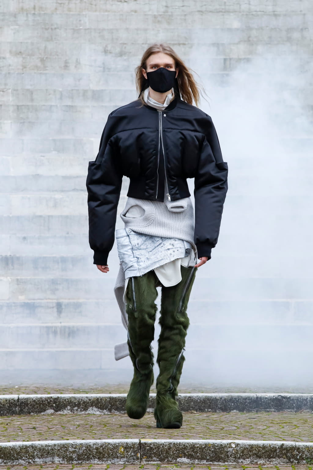 Fashion Week Paris Fall/Winter 2021 look 15 from the Rick Owens collection menswear