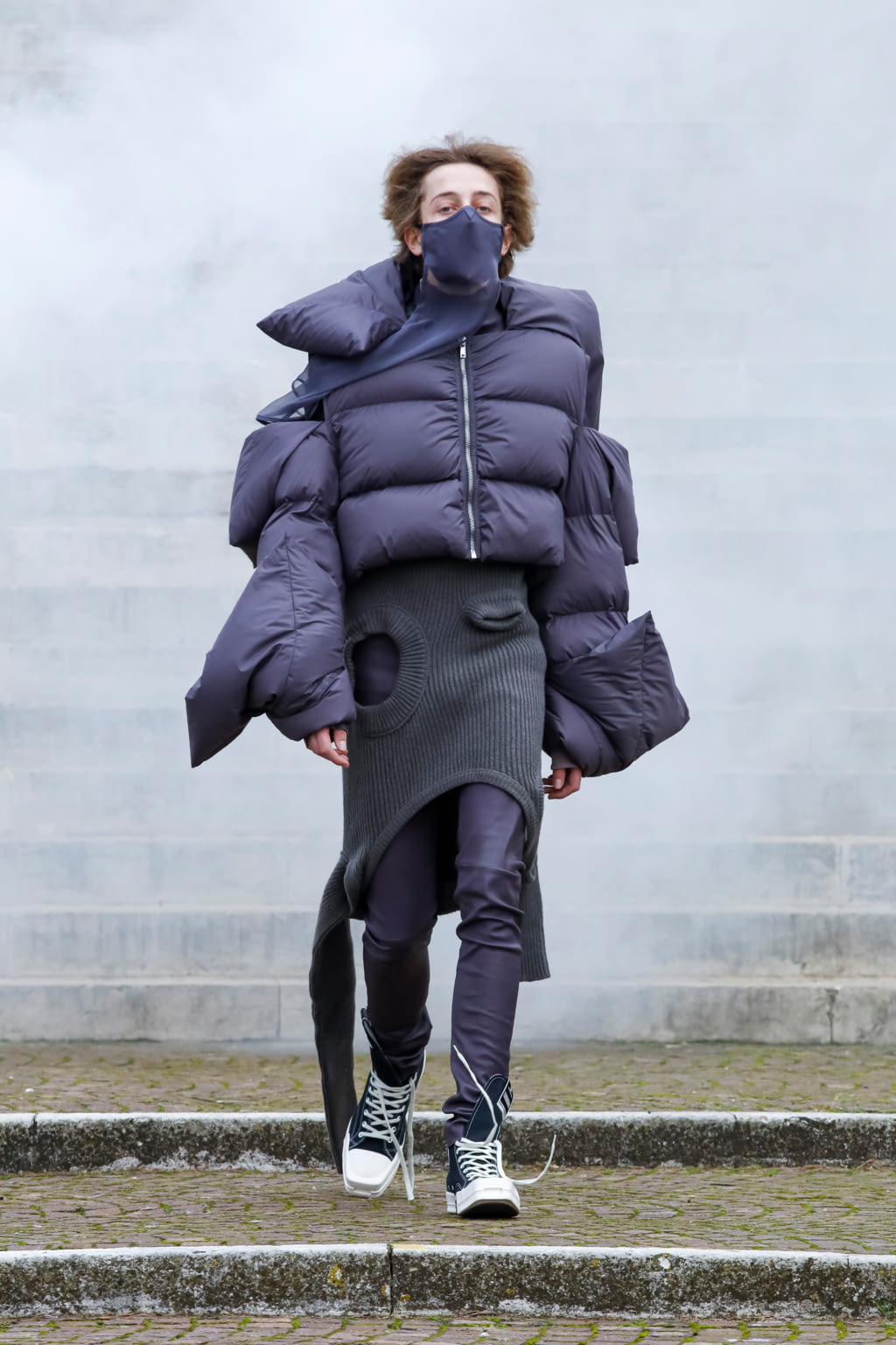 Fashion Week Paris Fall/Winter 2021 look 19 from the Rick Owens collection menswear