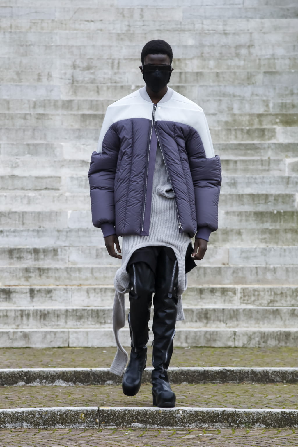Fashion Week Paris Fall/Winter 2021 look 27 from the Rick Owens collection 男装