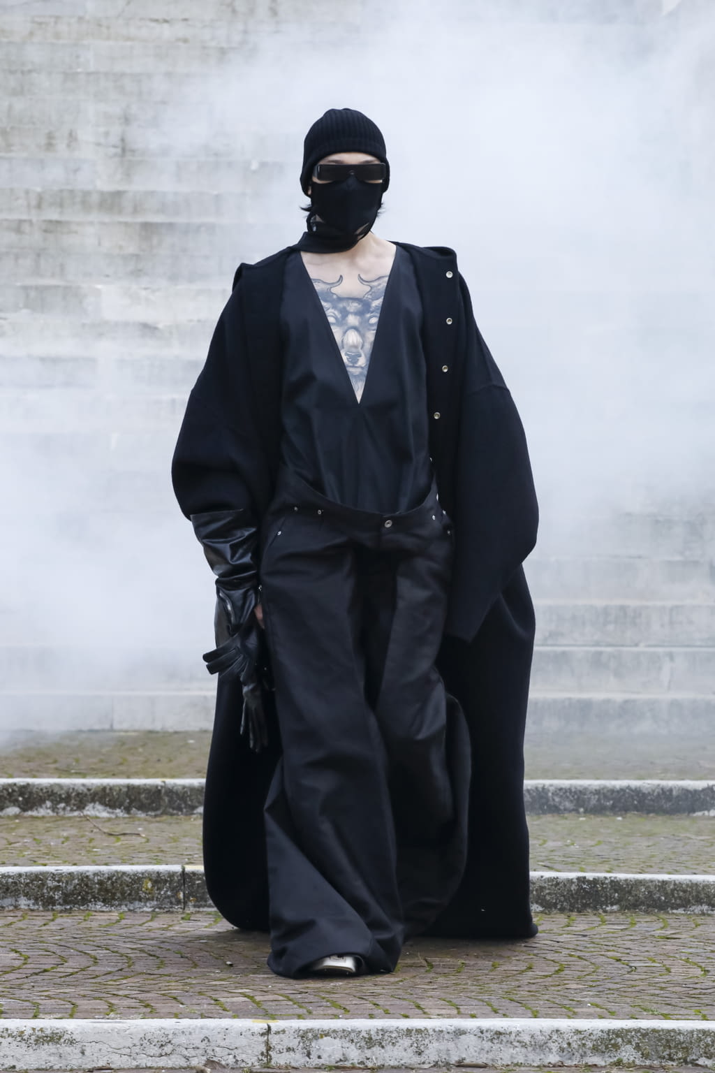 Fashion Week Paris Fall/Winter 2021 look 5 from the Rick Owens collection 男装