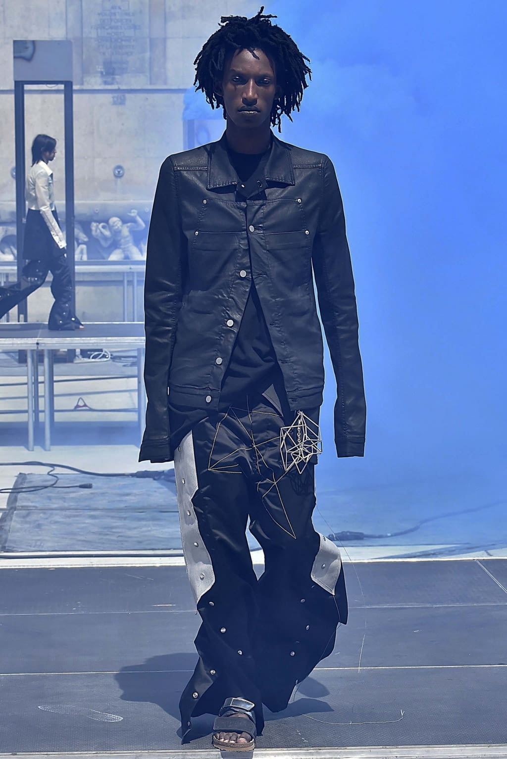 Fashion Week Paris Spring/Summer 2019 look 5 from the Rick Owens collection menswear