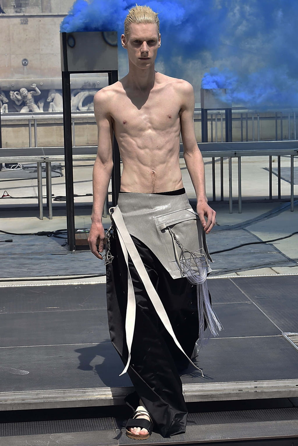 Fashion Week Paris Spring/Summer 2019 look 9 from the Rick Owens collection menswear