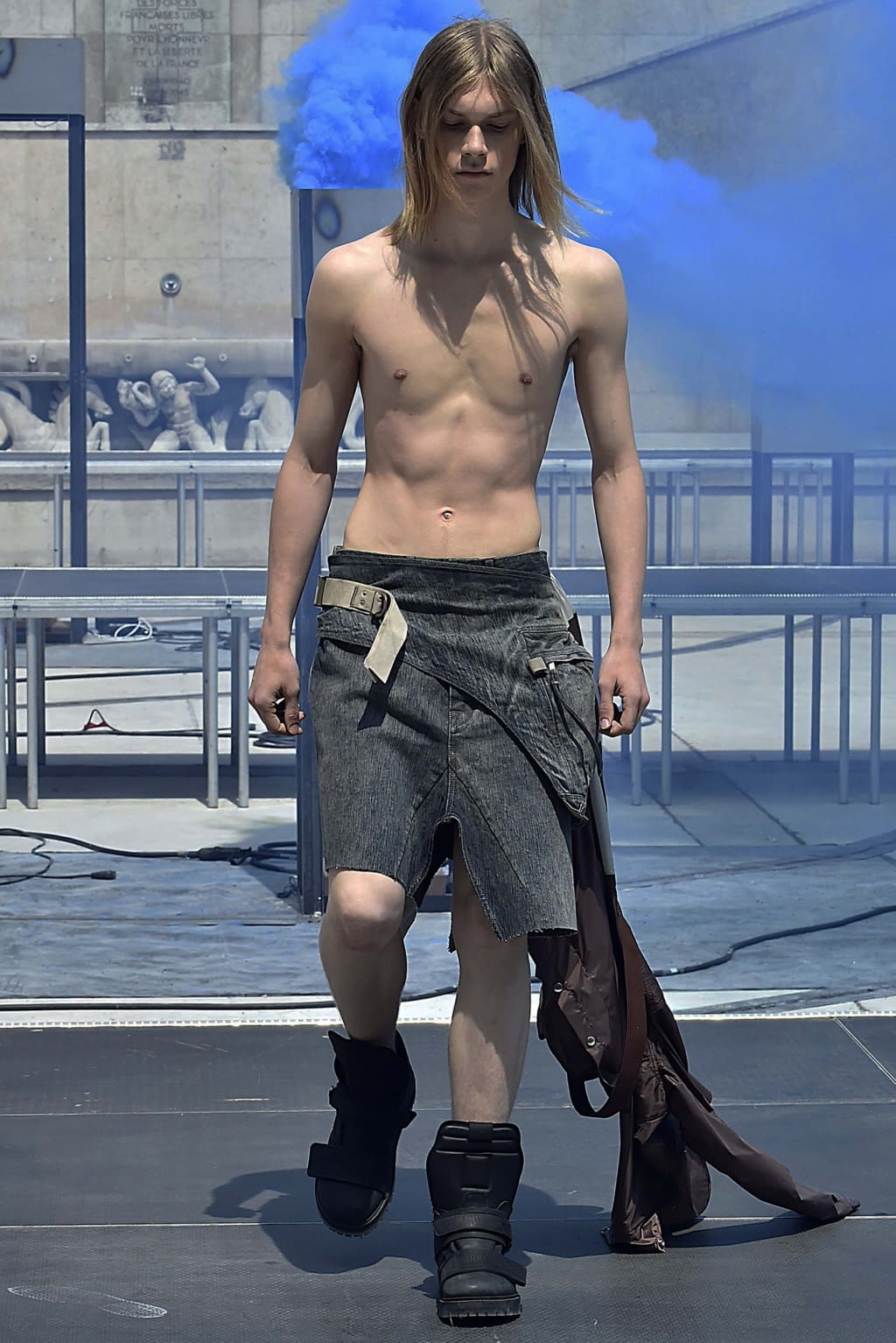 Fashion Week Paris Spring/Summer 2019 look 12 from the Rick Owens collection menswear