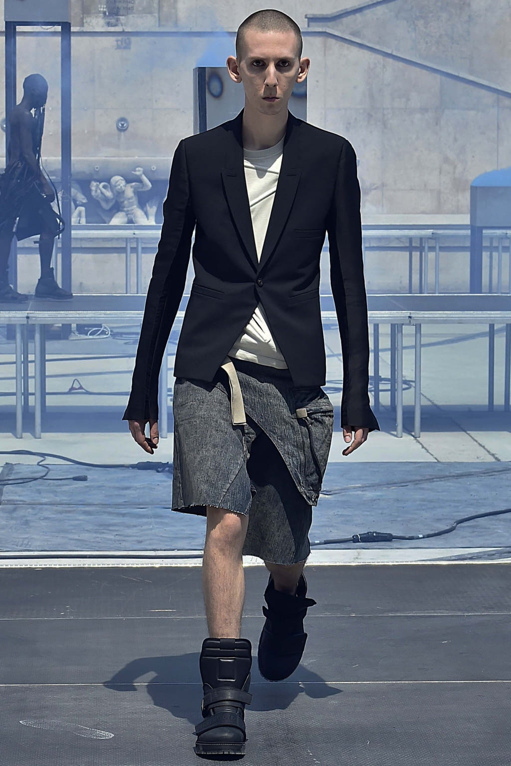 Fashion Week Paris Spring/Summer 2019 look 14 from the Rick Owens collection 男装