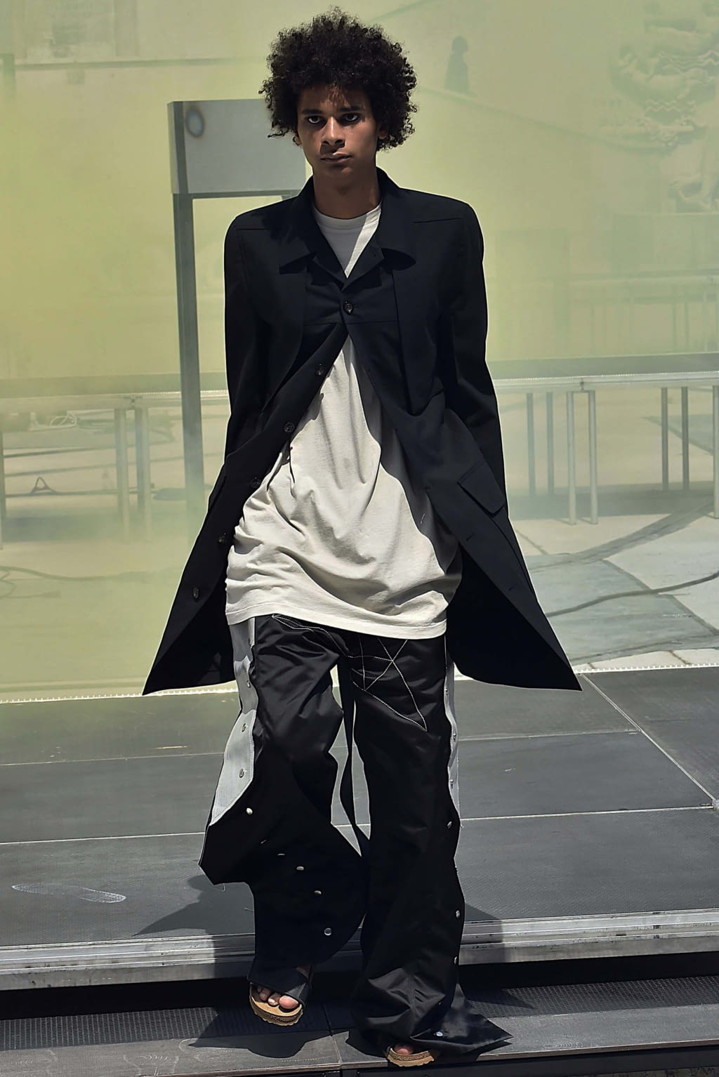 Fashion Week Paris Spring/Summer 2019 look 17 from the Rick Owens collection menswear