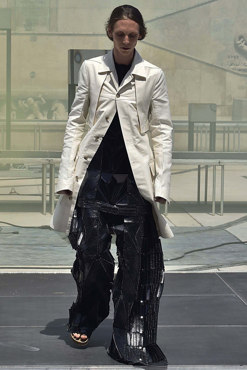Fashion Week Paris Spring/Summer 2019 look 19 from the Rick Owens collection menswear