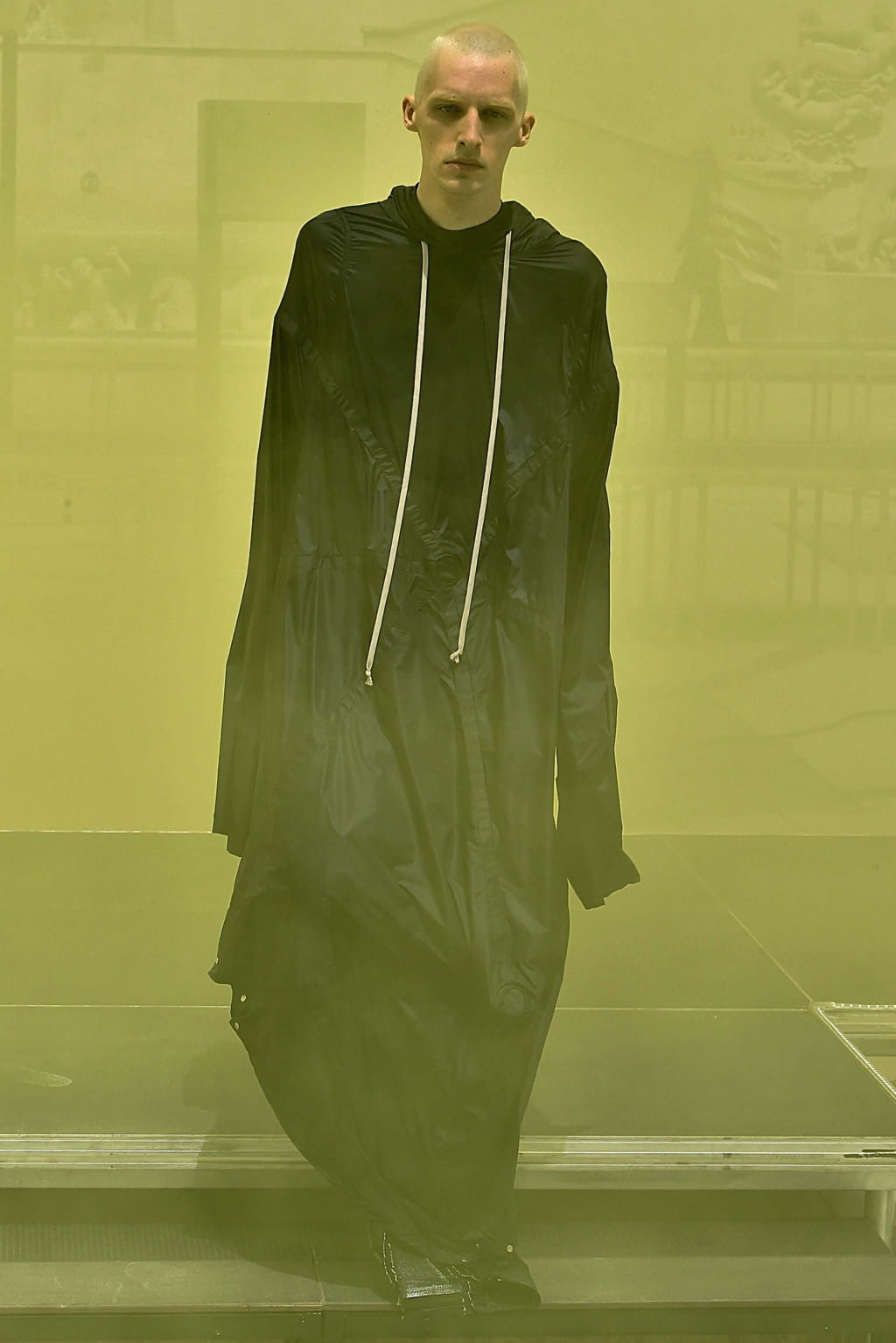 Fashion Week Paris Spring/Summer 2019 look 26 from the Rick Owens collection 男装