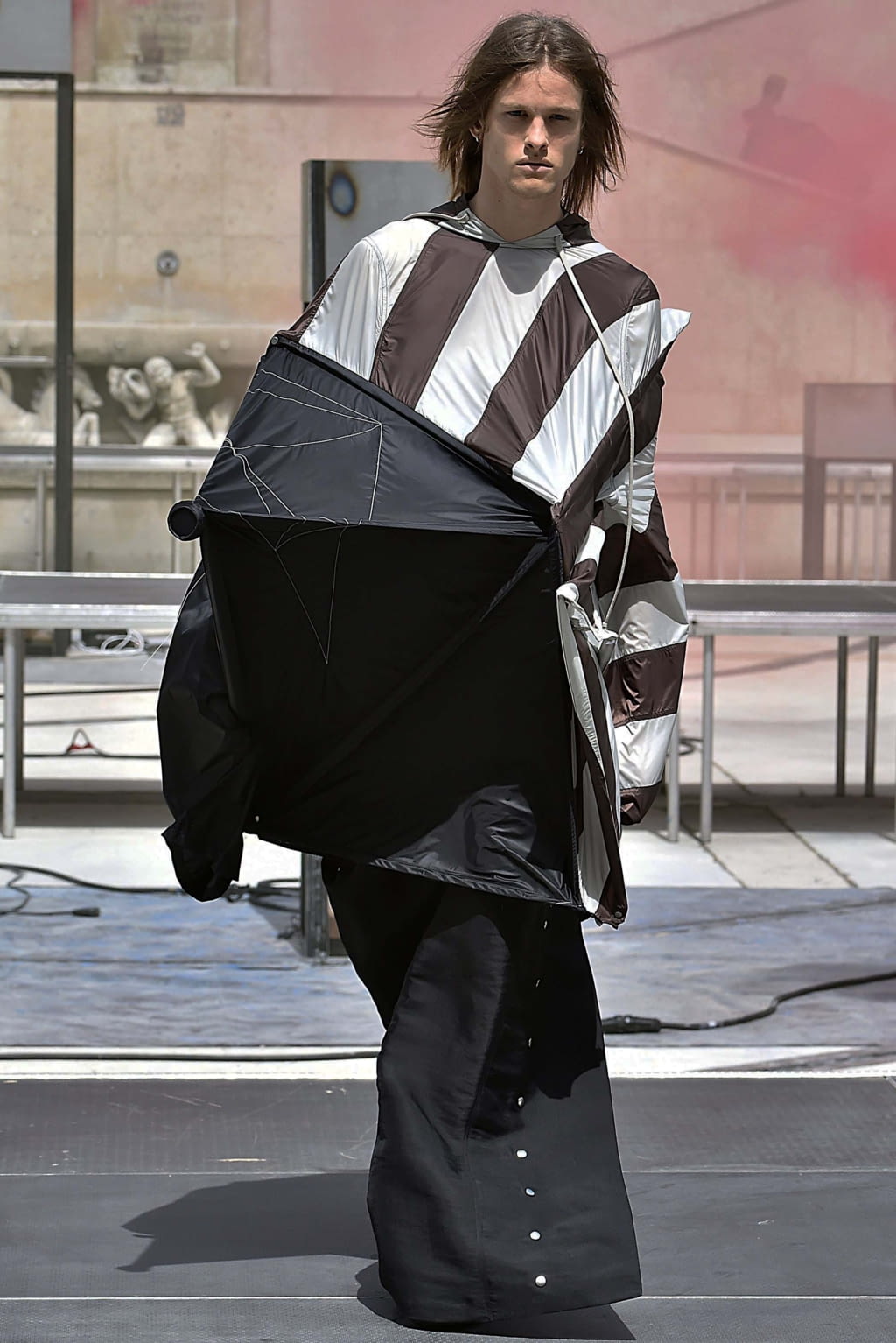 Fashion Week Paris Spring/Summer 2019 look 33 from the Rick Owens collection menswear