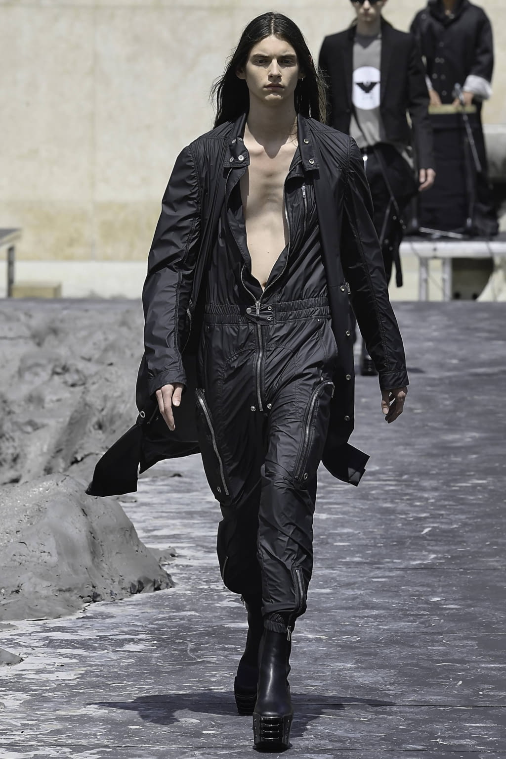 Fashion Week Paris Spring/Summer 2020 look 4 from the Rick Owens collection 男装
