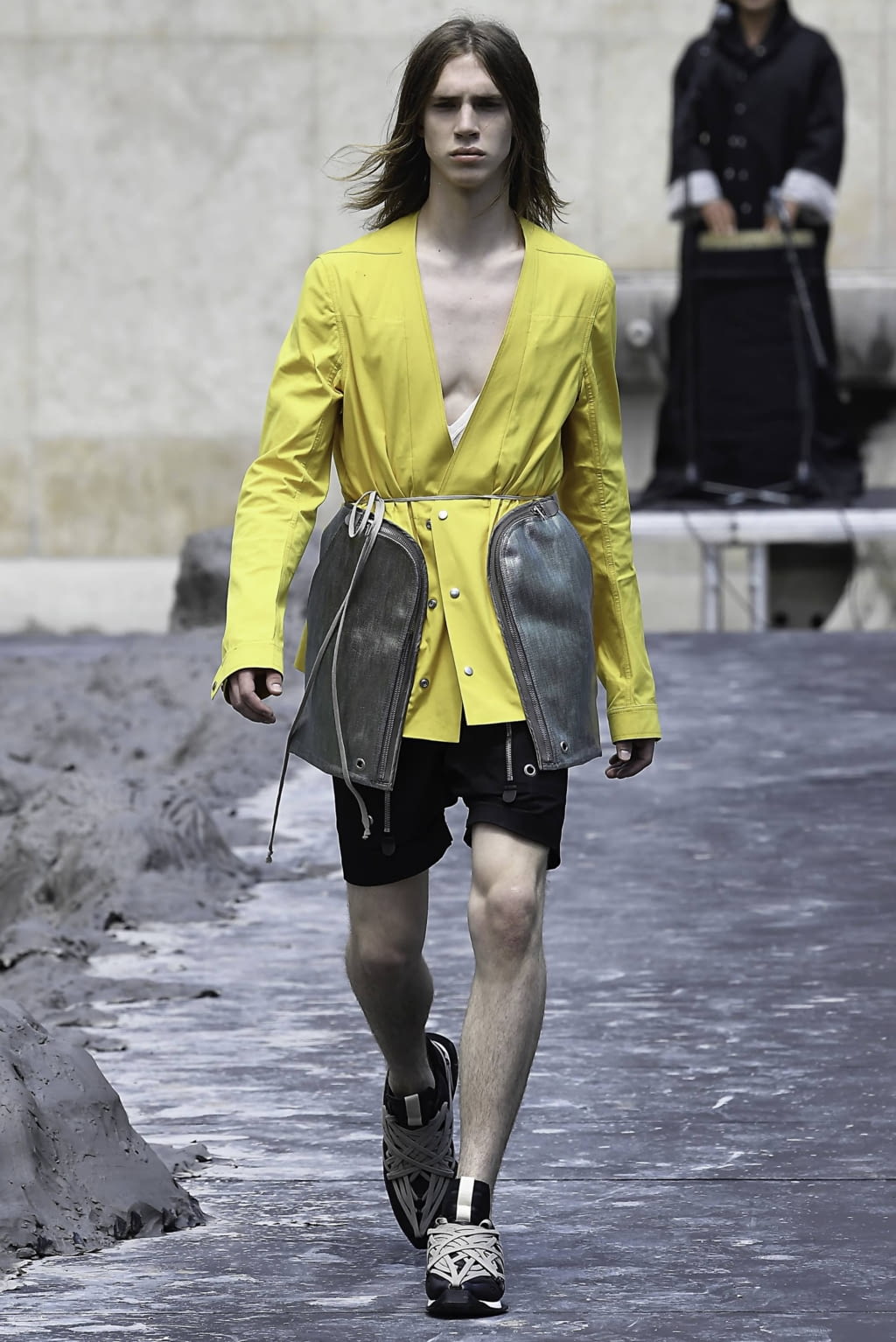 Fashion Week Paris Spring/Summer 2020 look 38 from the Rick Owens collection 男装