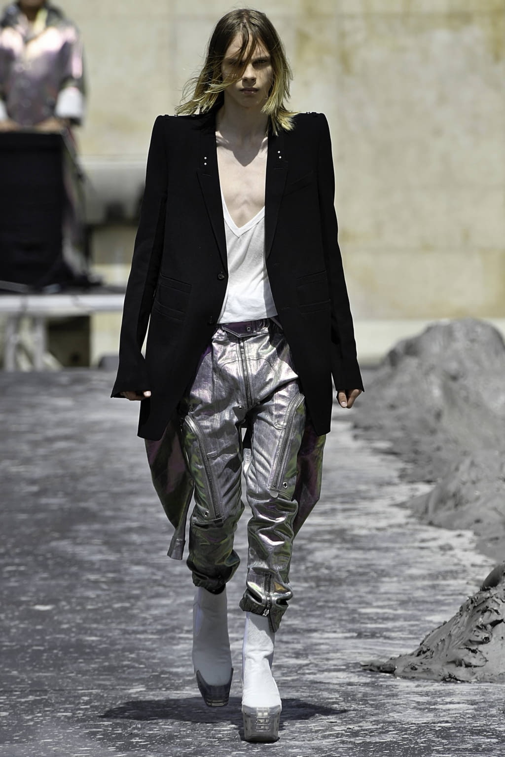 Fashion Week Paris Spring/Summer 2020 look 11 from the Rick Owens collection menswear