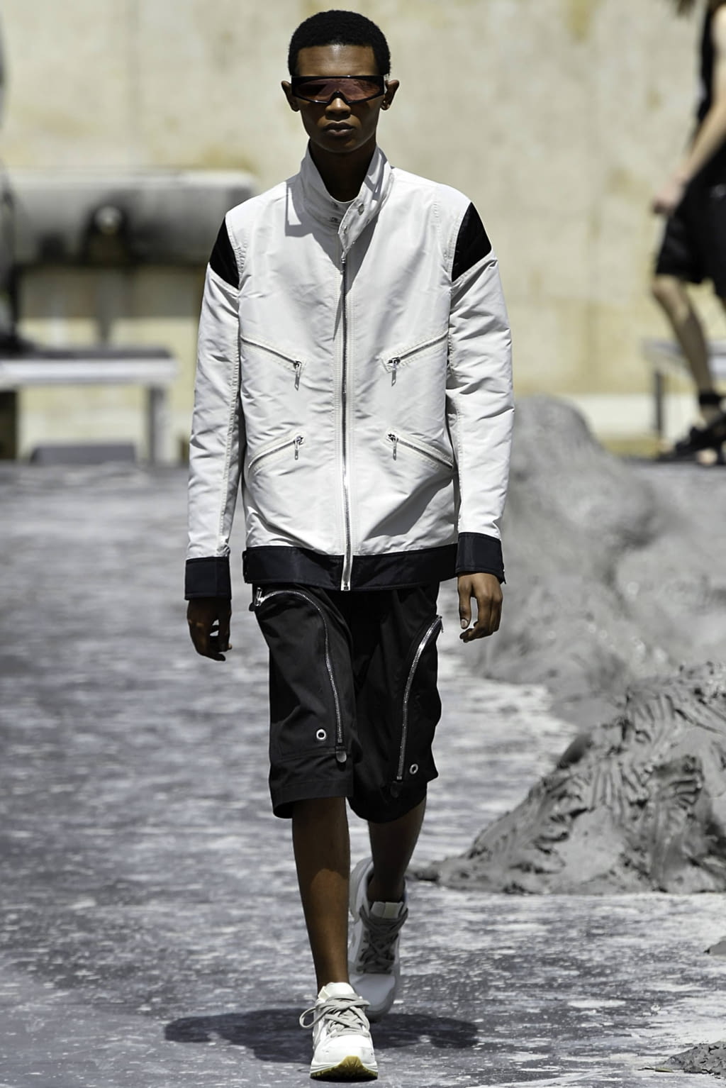 Fashion Week Paris Spring/Summer 2020 look 26 from the Rick Owens collection 男装