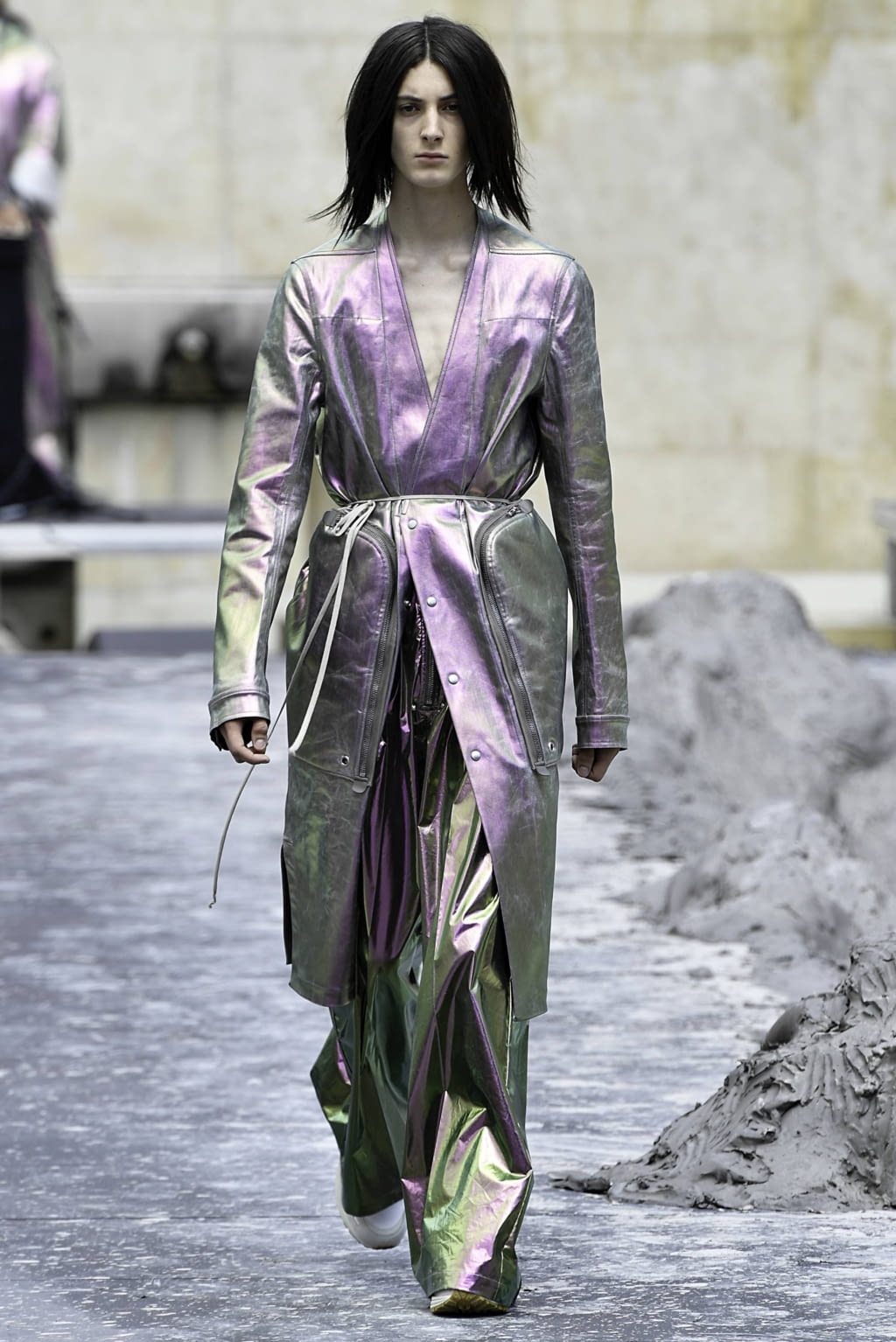 Fashion Week Paris Spring/Summer 2020 look 48 from the Rick Owens collection 男装