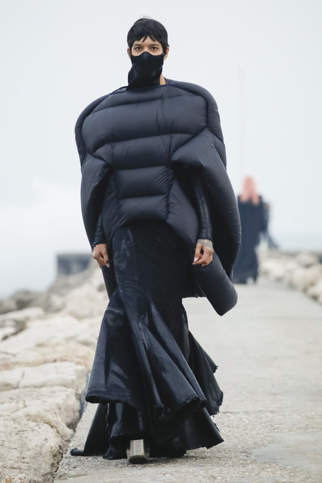Fashion Week Paris Fall/Winter 2021 look 10 de la collection Rick Owens womenswear