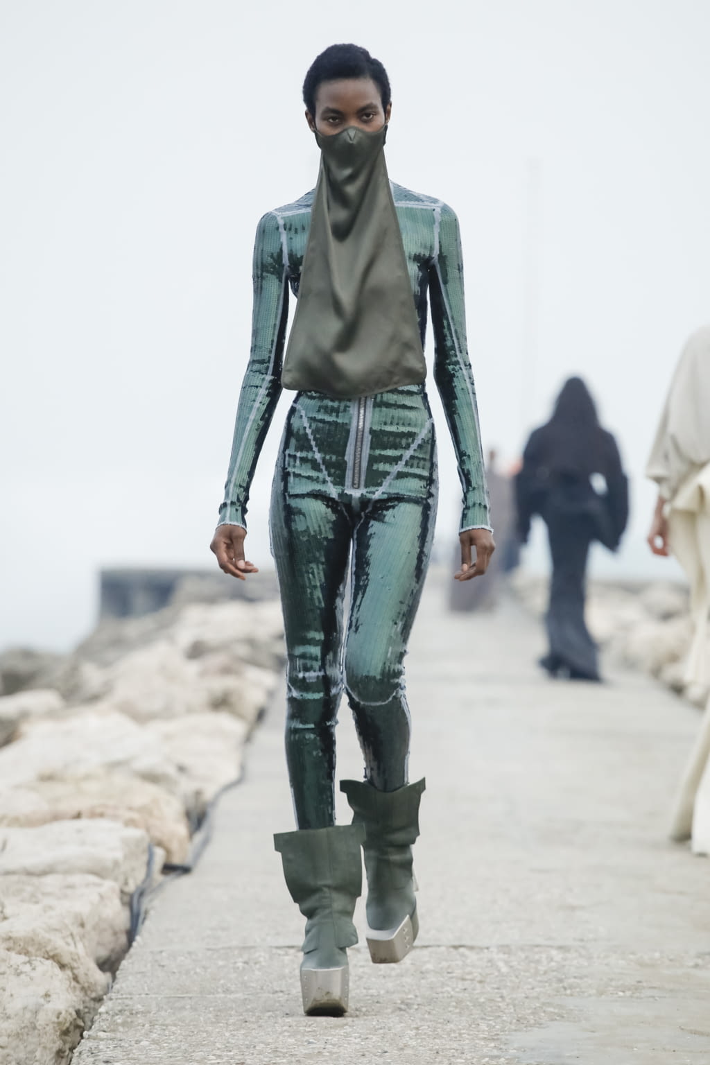 Fashion Week Paris Fall/Winter 2021 look 12 from the Rick Owens collection womenswear