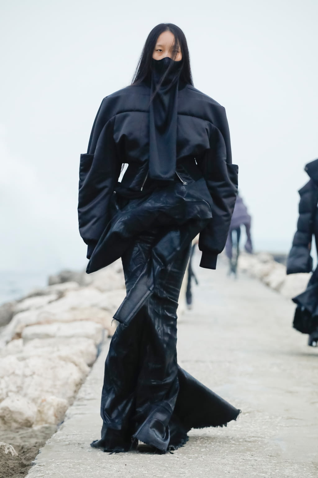 Fashion Week Paris Fall/Winter 2021 look 18 from the Rick Owens collection womenswear