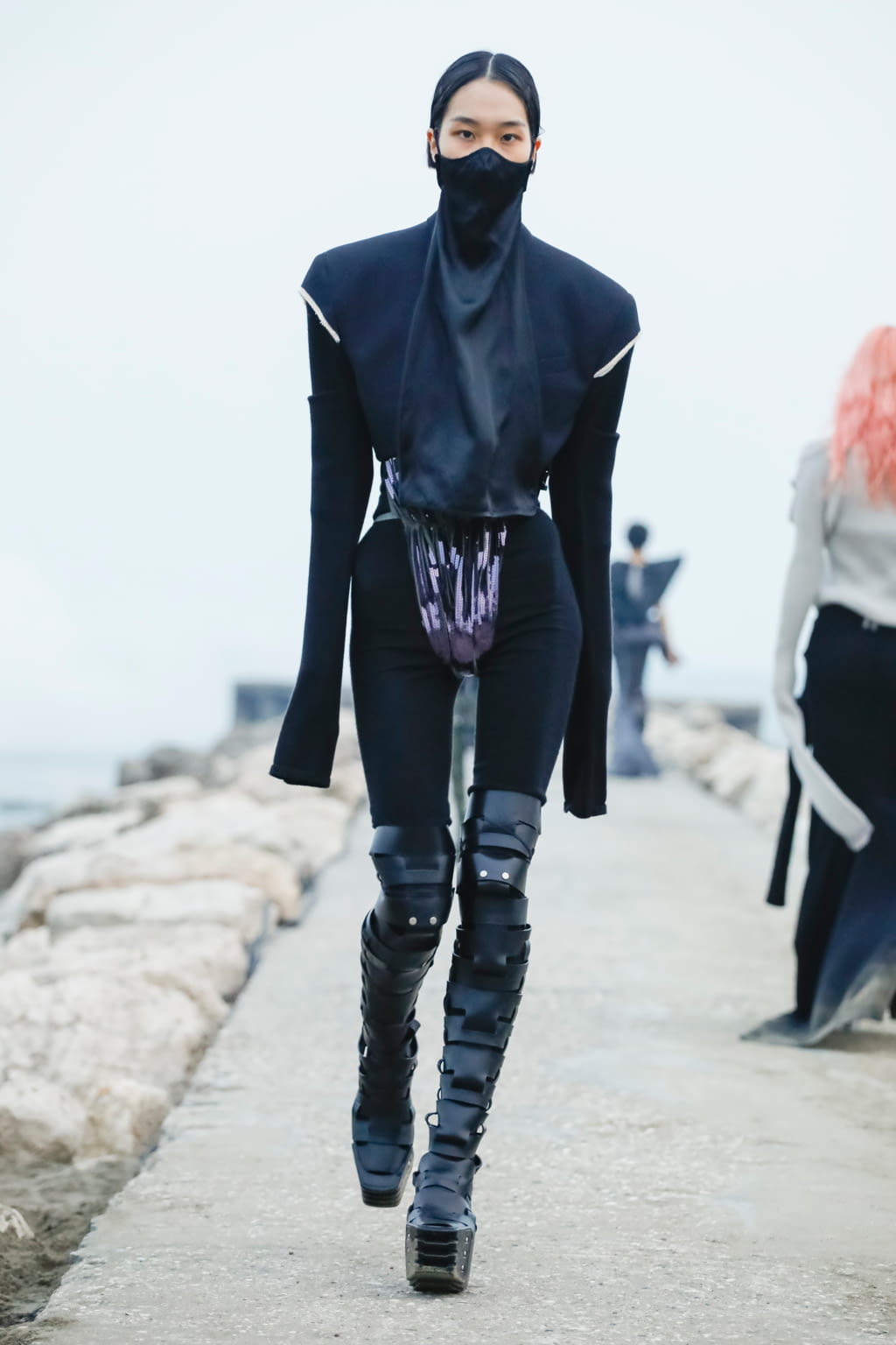 Fashion Week Paris Fall/Winter 2021 look 25 de la collection Rick Owens womenswear
