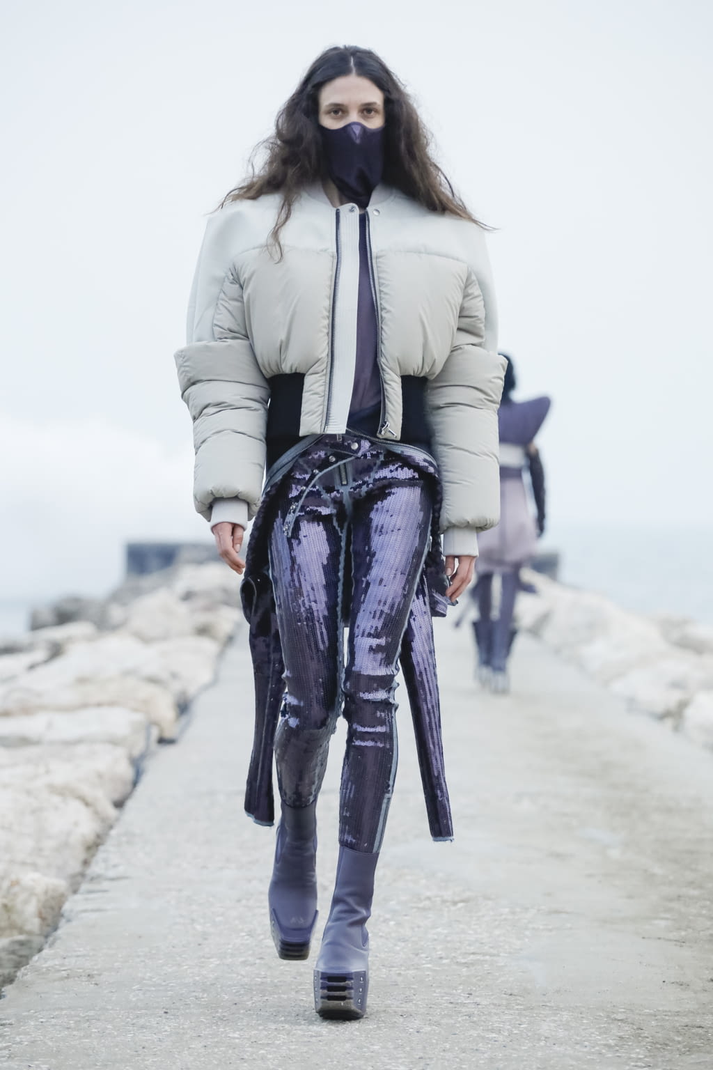 Fashion Week Paris Fall/Winter 2021 look 31 de la collection Rick Owens womenswear