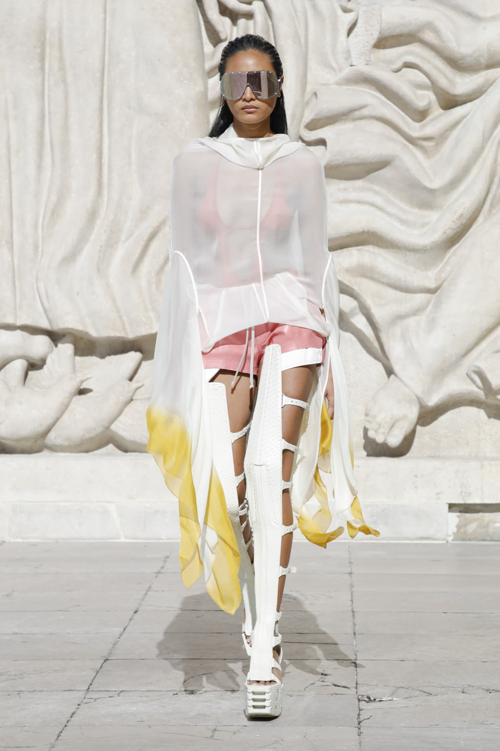 Fashion Week Paris Spring/Summer 2022 look 10 de la collection Rick Owens womenswear