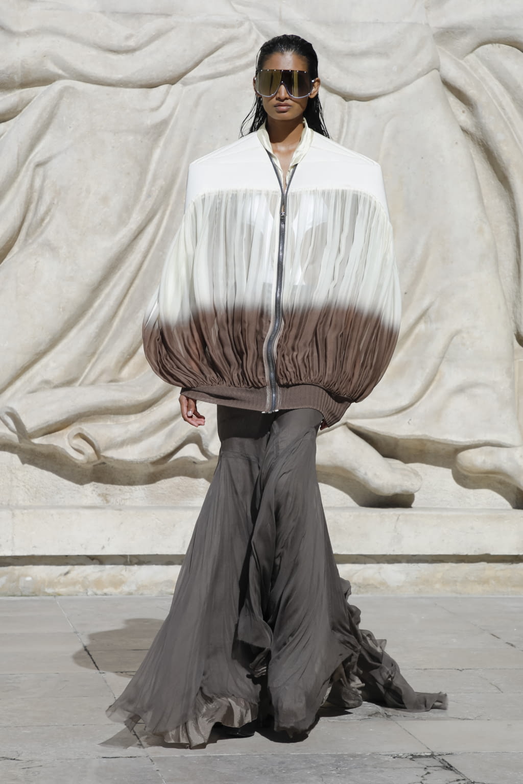 Fashion Week Paris Spring/Summer 2022 look 21 from the Rick Owens collection 女装