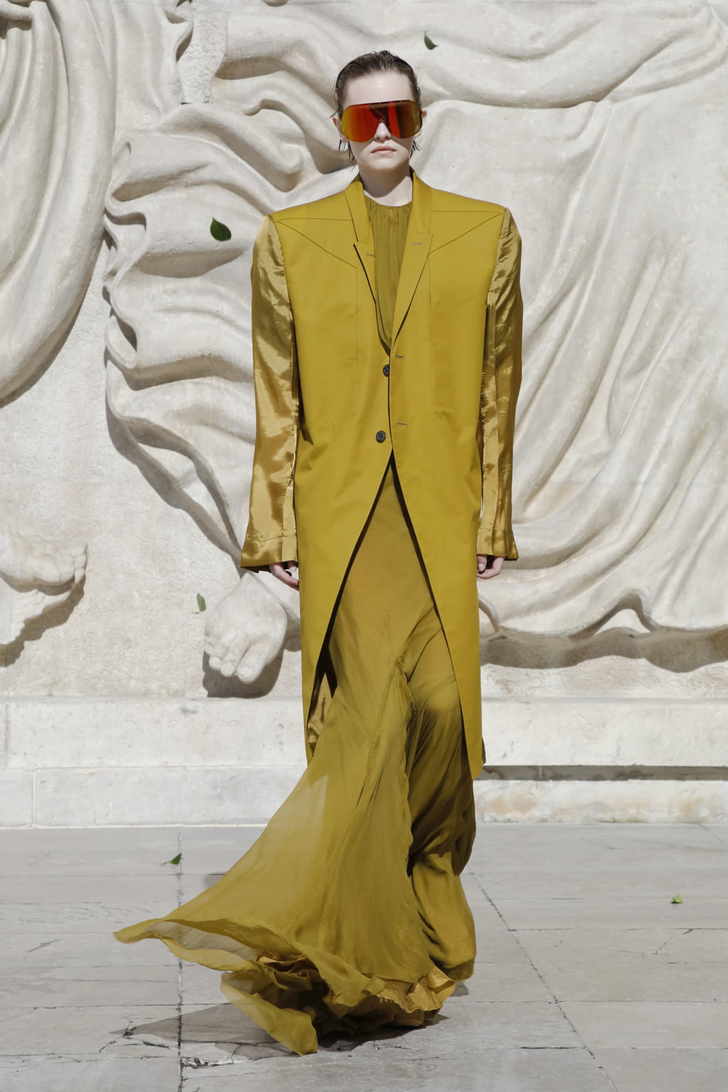 Fashion Week Paris Spring/Summer 2022 look 23 from the Rick Owens collection womenswear