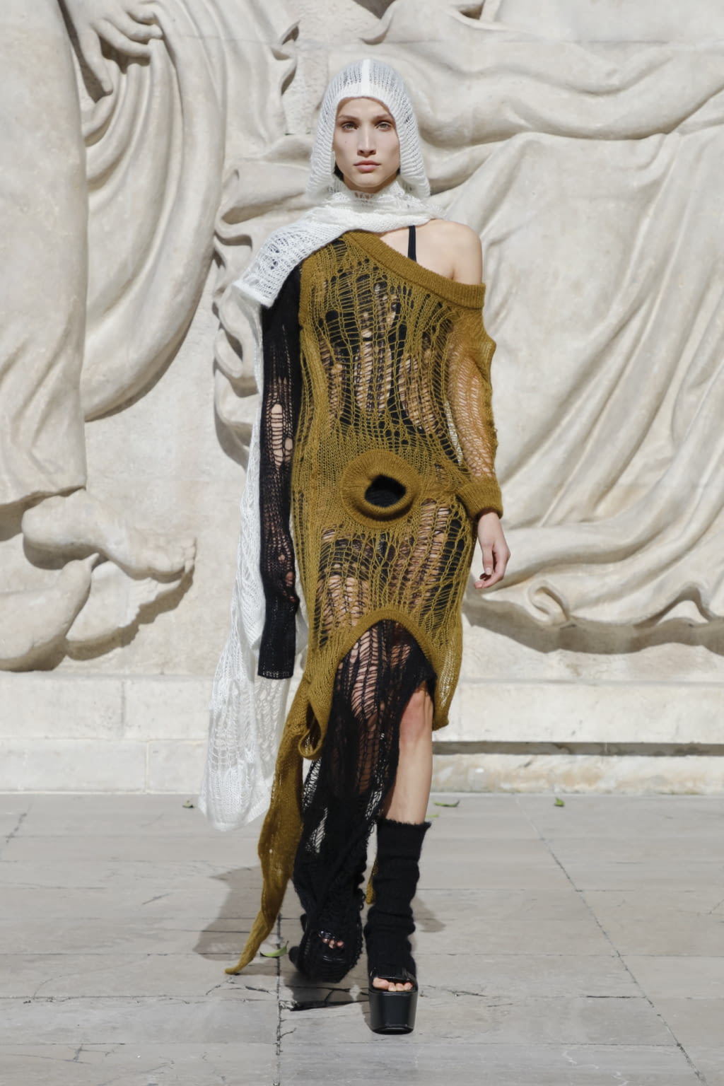 Fashion Week Paris Spring/Summer 2022 look 24 from the Rick Owens collection womenswear