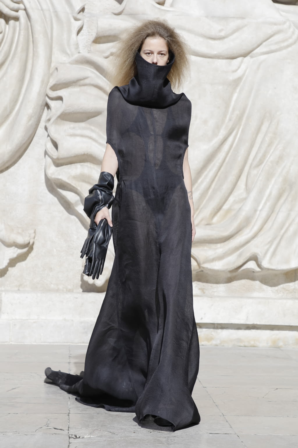 Fashion Week Paris Spring/Summer 2022 look 4 from the Rick Owens collection womenswear